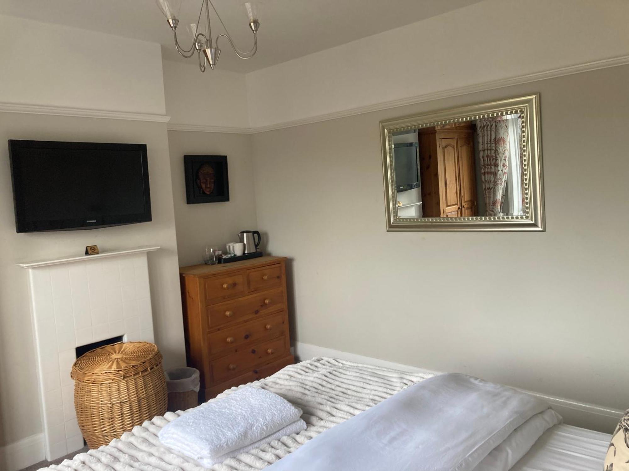 Abi B&B Cliftonville Екстериор снимка